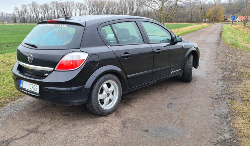 Opel Astra H full