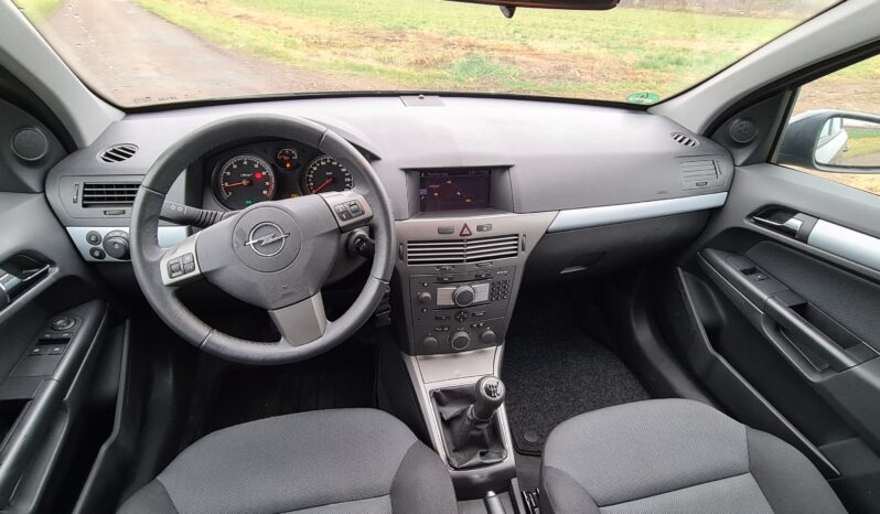 Opel Astra H full