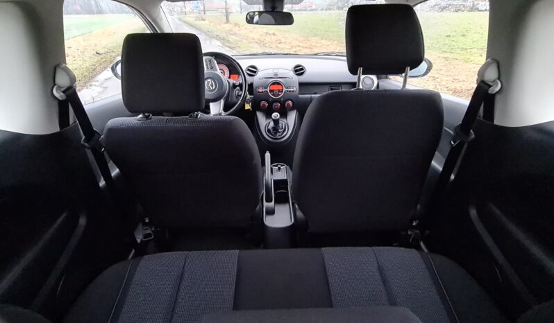 Mazda 2 full