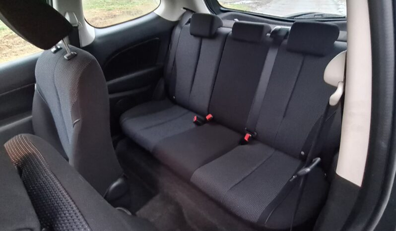 Mazda 2 full