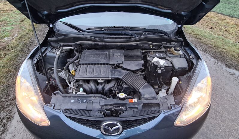 Mazda 2 full